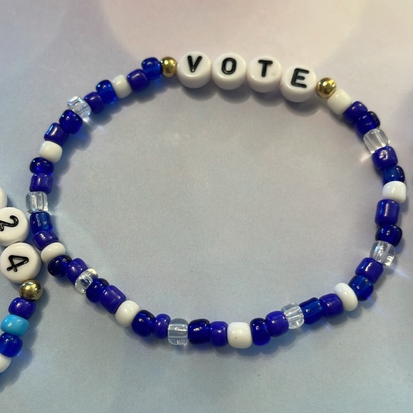 Kamala Harris 2024 Flag Friendship Bracelets - Picture 11 of 14